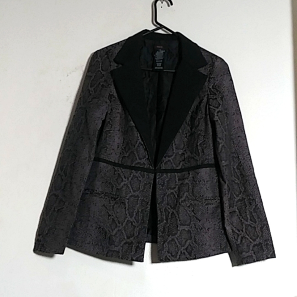 Women's suit jacket size large Mark.